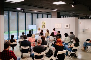 Curs de introducere în arta contemporană: În Ritmul Lumii