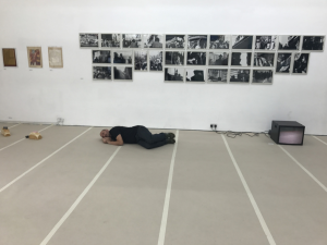 Performance Manuel Pelmuș: Two times după Mladen Stilinović (extended)