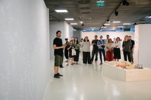 Tururi ghidate în expoziția "feels like it stopped raining" cu Mihai Toth