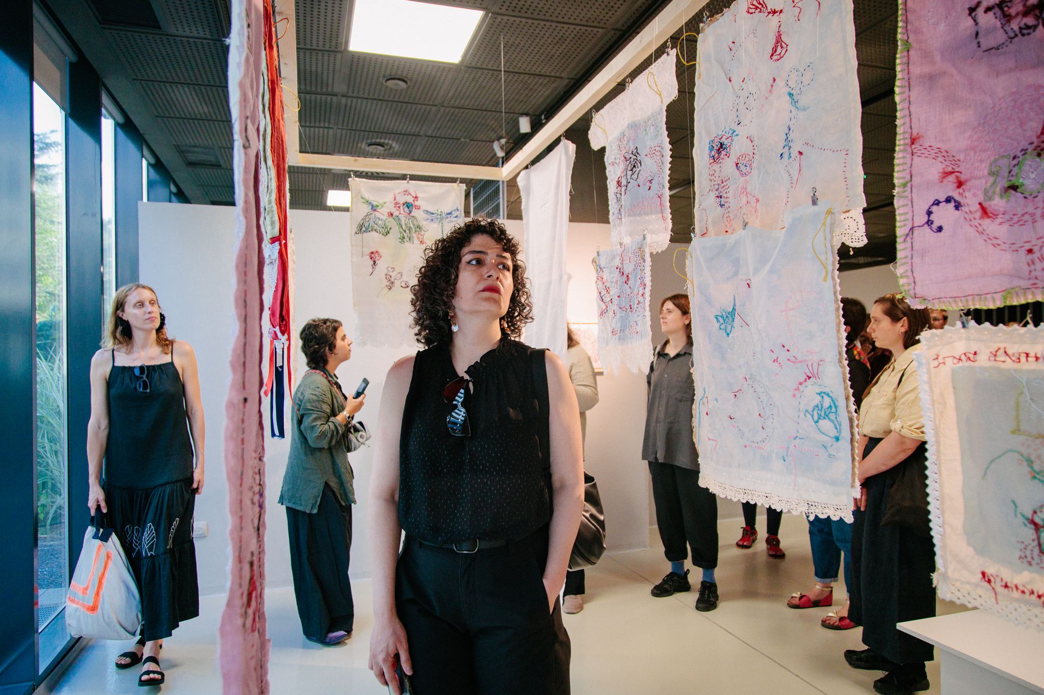 Tururi ghidate în expoziția "feels like it stopped raining" cu Mihai Toth