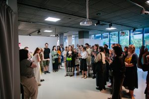 Tururi ghidate în expoziția "feels like it stopped raining" cu Mihai Toth